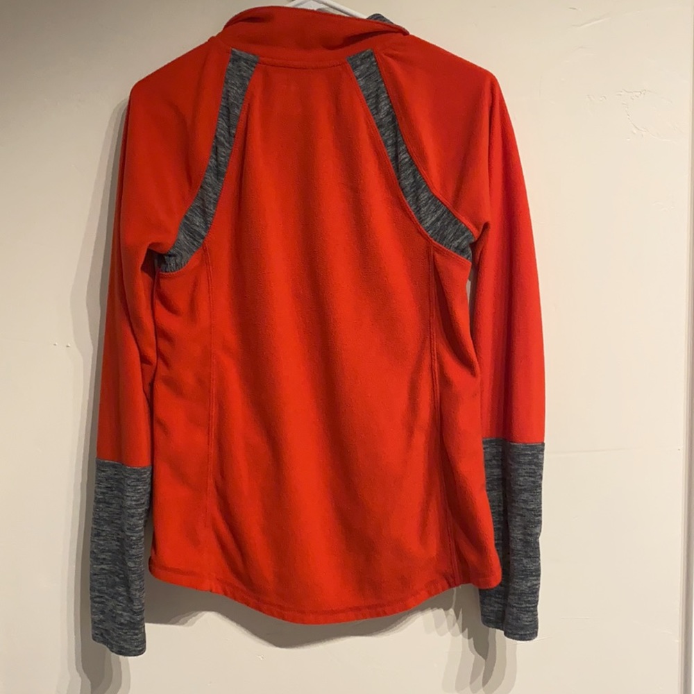 Red Sweater - Picture 8 of 8